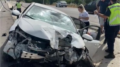 Gönen'de Araç Savruldu! 1 Yaralı