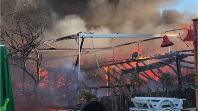Edremit'te Otel Yangını: 100 Kişi Tahliye Edildi