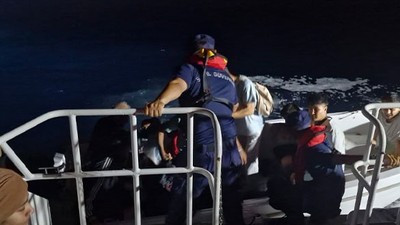 Ayvalık Açıklarında 15 Düzensiz Göçmen Yakalandı