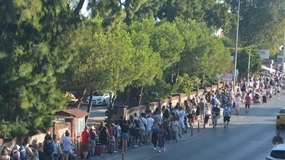 Ayvalık Deniz Hudut Kapısı'nda Tatil Yoğunluğu