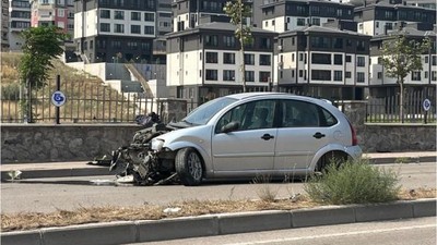 Bandırma'da Kaza! Sürücü Kıl Payı Kurtuldu