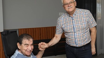 Başkan Deveciler’den Huzurevi Ziyareti