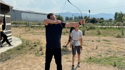Başkan Sak'tan Panayırda Ok Atma Gösterisi