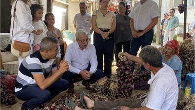 Burhan Karışık 'tan Üreticilere Mor Soğan Desteği