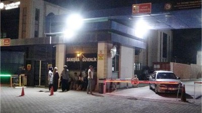 Depremde Yıkılan Evin Temelinde Ceset Bulundu