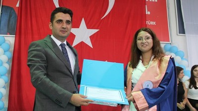 Manyas MYO 14. Dönem Mezunlarını Verdi