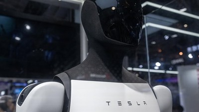 Tesla, Gelecek Yıl İnsansı Robotlara Sahip Olacak