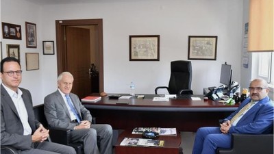 Vali Ustaoğlu Rona Yırcalı'yı Yalnız Bırakmadı