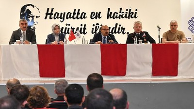 Vali Ustaoğlu Muhtarlarla Buluştu