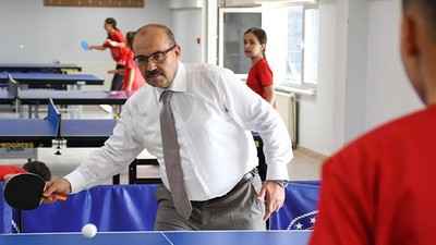 Vali Ustaoğlu'ndan Gençlik Merkezi'ne Ziyaret