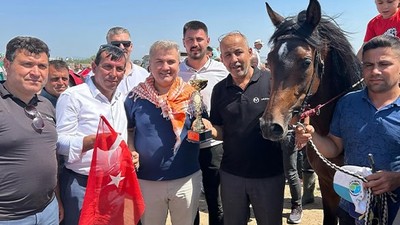 Vekil Canbey Balıkesir’de At Yarışlarını İzledi