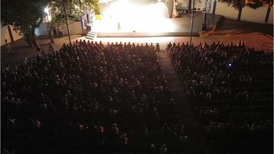 Burhaniyeliler Amfi Tiyatroda Toplandı!