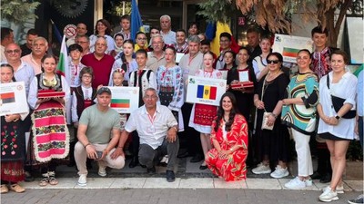 Erdek'ten Uluslararası Halk Dansçılarına Ev Sahipliği