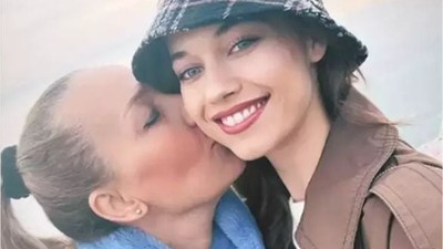 Oyuncu Afra Saraçoğlu'nun Annesi Deliye Döndü