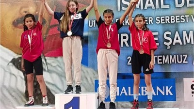 Ankara'da Balıkesir Rüzgarı Esti! Güreşçilerden Madalya Yağmuru
