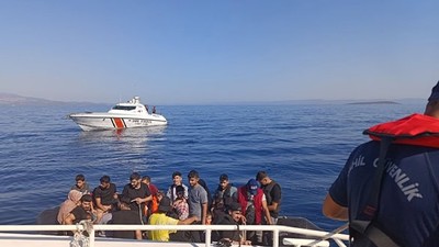19 Düzensiz Göçmene Bakın Ne Yaptılar...