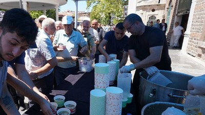 Balıkesir'de 35 Bin Kişiye Aşure İkramı