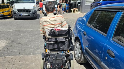 Bandırma'da Engellilerin Kaldırım Sorunu Büyüyor