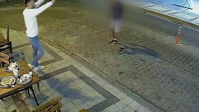 Burhaniye'de Silahlı Kavga, Güvenlik Kamerasına Yansıdı