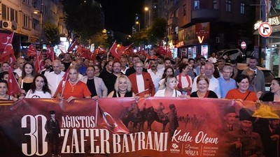 Evrencan Gündüz, Bandırma’da Zafer Bayramı’nı Coşturdu