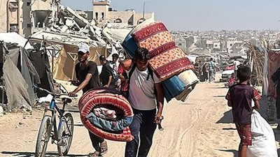 İsrail Gazze'de Zorunlu Göçü Sürdürürek Saldırıyor