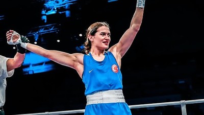 Milli Boksör Esra Yıldız Kahraman, Paris 2024'te Çeyrek Finalde