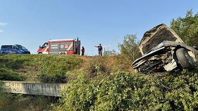 Savaştepe'de Otomobil Otluk Alana Devrildi