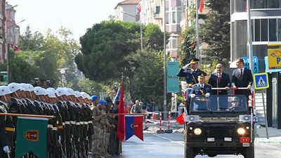 Vali Ustaoğlu, 30 Ağustos Törenine Katıldı