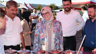 Vekil Uygur Panayırda Eski Günleri Yad Etti