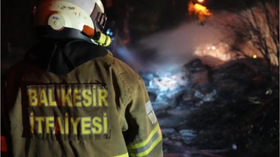 Burhaniye'de Çıkan Yangın Korkuttu