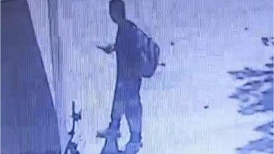 Balıkesir'de Camide Hırsızlık Anı Kameralara Yansıdı