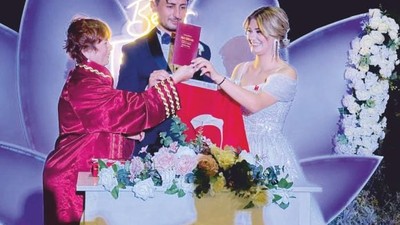 Balıkesir’de Düğünde Gelin Bakın Ne Yaptı!