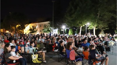 Gönenliler O Film İçin Meydanı Doldurdu