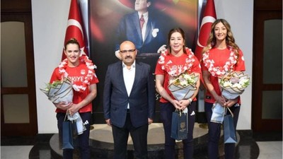 Vali Ustaoğlu Balıkesirli Olimpiyat Sporcularını Ağırladı
