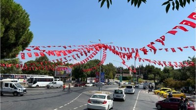 Balıkesir'de Kutlama Alanları Bayraklarla Donatılıyor