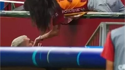 Ayrılık Bitti! Oyuncu Devrim Özkan Sevgilisine Desteğe Gitti
