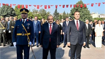 Başkan Akın ve Vali Ustaoğlu Zafer Bayramı'nı Birlikte Kutladı
