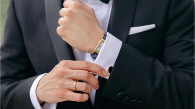 Balıkesir'de Kol Düğmesi Modası