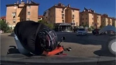 Balıkesir'de Otomobil ile Motosiklet Çarpıştı: 1 Yaralı