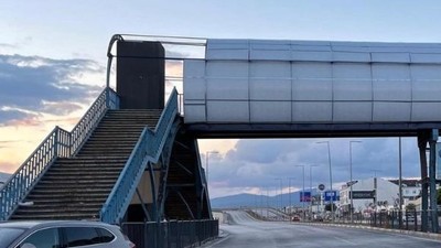 Bandırma'da Üst Geçit Hızla Yeniden Trafiğe Açıldı