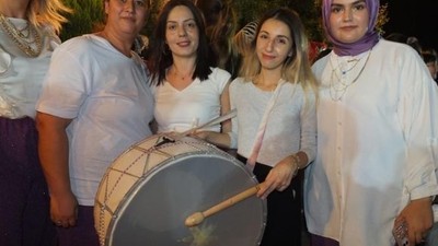 Balıkesir'de Kadın Muhtar Şalvar Eğlencesi Düzenledi