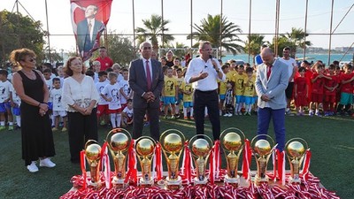 Ayvalık’ta "Atatürk Kupası'nda Dostluk Kazandı"