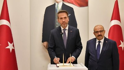 Bakan Bayraktar, Balıkesir Valisi Ustaoğlu'nu Ziyaret Etti
