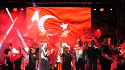 Burhaniye’nin 102. Kurtuluş Yılı Renkli Etkinliklerle Kutlandı