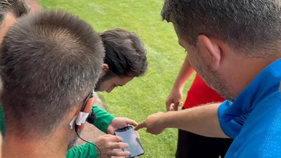 Edremit Maçında Hakem, Gazetecinin Telefonuyla Penaltı Verdi