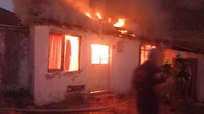 Edremit’te Tek Katlı Müstakil Evde Çıkan Yangın Söndürüldü