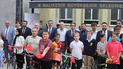 Gönen'de 60 Çocuk Bisikletle Ödüllendirildi