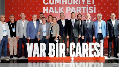 CHP Kurultayında ”Var Bir Çaresi ”Dediler