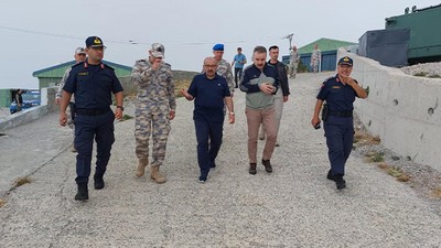 Vali Ustaoğlu Edremit'te Hava Radar Komutanlığını İnceledi