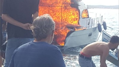 Ayvalık'ta Gezi Teknesi Bakın Nasıl Yandı!